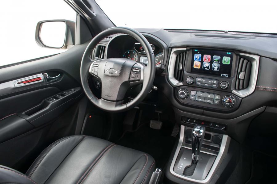 Интерьер Chevrolet S10 Trailboss Concept 2017 года  (фото 9 из 20)